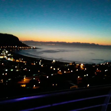 Beach View Guest House Fish Hoek Esterno foto
